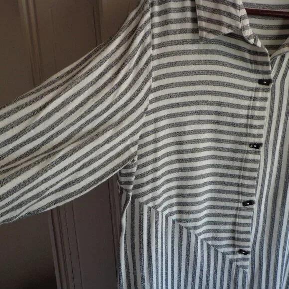 NWOT Soft Surroundings Striped Asymmetrical Tunic L Black/White Button Closure - Picture 6 of 16